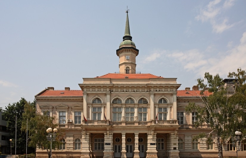 Óbecse: Munkajelentésre kötelezi a községi tanácstagokat az új polgármester