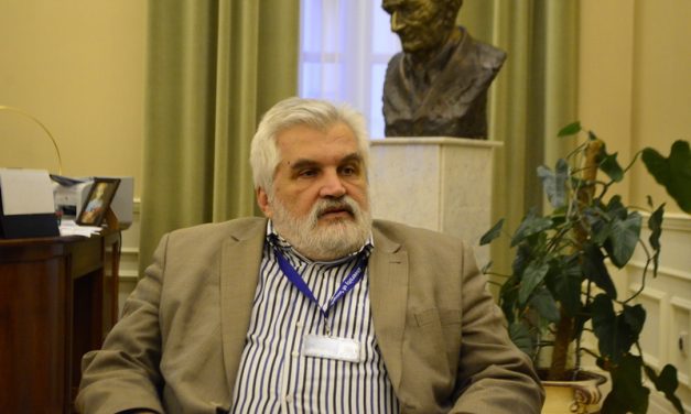 <span class="entry-title-primary">Kétnyelvű képzés, a valós igények szerint</span> <span class="entry-subtitle">Dr. Szabó Gábor, az SZTE rektora: Azzal nem támogatjuk a határon túli fiatalokat, ha másodrendű diplomához segítjük őket </span>