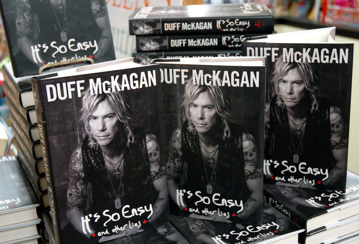 Fegyverek, rózsák, hazugságok