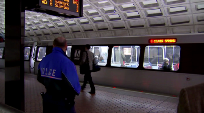 <span class="entry-title-primary">Trump felé menet</span> <span class="entry-subtitle">(Beiktatási élmények a washingtoni metróból)</span>