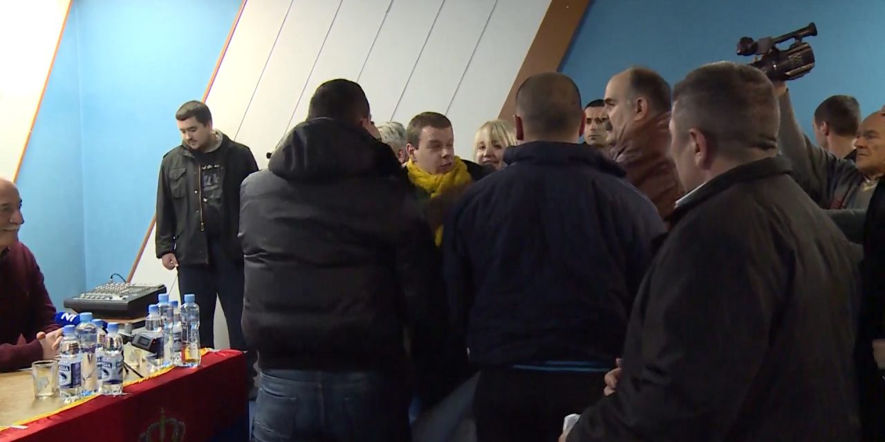 Háborúellenes aktivistákat vertek össze a haladó vitaesten