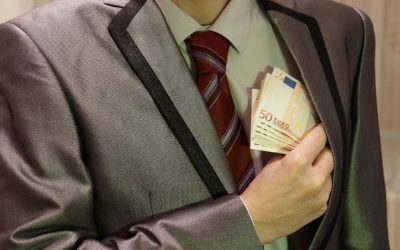 Huszonöt év után először jelölték meg a korrupciót a legnagyobb problémának a polgárok