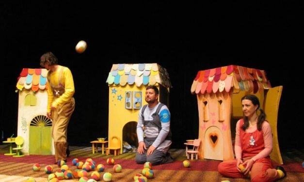 <span class="entry-title-primary">Szabadka: Színes mesék</span> <span class="entry-subtitle">Szabadka, Szabadkai Gyermekszínház, január 28. Kezdés: 17.00</span>