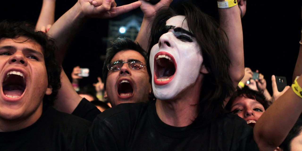 <span class="entry-title-primary">Szellemidézés a Magyar Szó jubileumi ünnepségén</span> <span class="entry-subtitle">„Még Erdélyi Károlyt is partnerként kezelték, nem cselédként” – Baj van a vajdasági magyar sajtószabadsággal, vagyis vannak dolgok ebben az életben, amelyekhez lélekre, igazi emberi lélekre lenne szükség…</span>