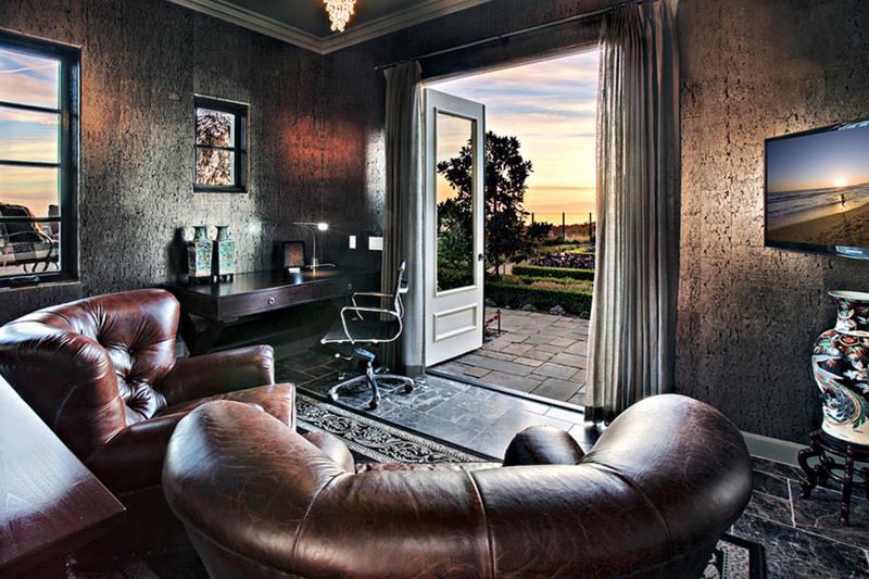 Bőrfotelből a világ