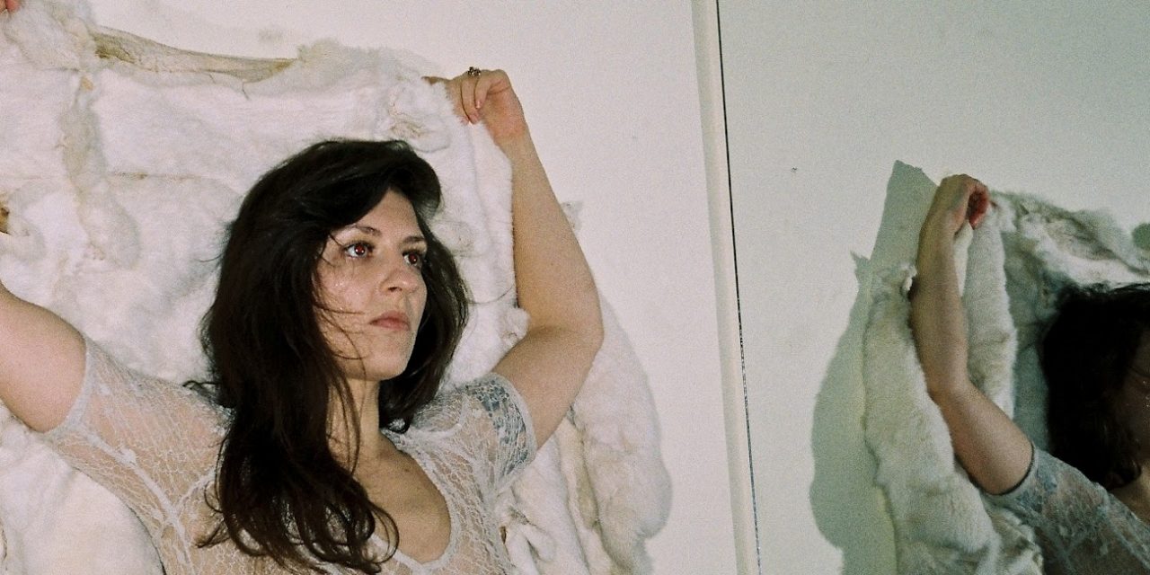 <span class="entry-title-primary">Nagy tükör</span> <span class="entry-subtitle">Ana Seferović verse</span>