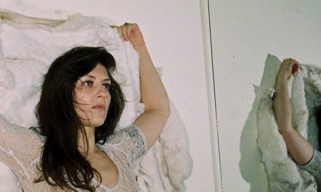 <span class="entry-title-primary">Nagy tükör</span> <span class="entry-subtitle">Ana Seferović verse</span>