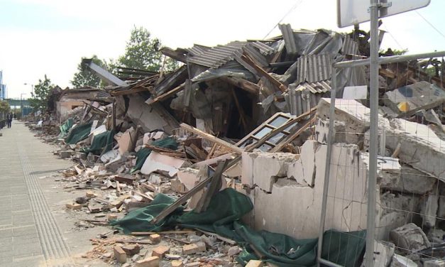 <span class="entry-title-primary">Siniša Mali nehezen maradhat Belgrád polgármestere</span> <span class="entry-subtitle">A kormányfő szerint fantasztikus eredményeket ért el, de a Savamala negyedet nem éjjel kellett volna ledönteni</span>