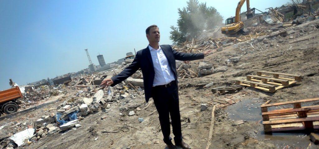 Belgrád polgármestere a rombolással dicsekedett?