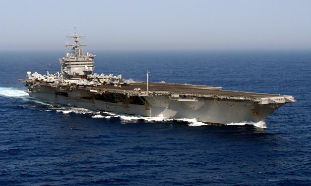 <span class="entry-title-primary">Utolsó búcsú az elsőtől</span> <span class="entry-subtitle">A USS Enterprise végleg kikötött</span>