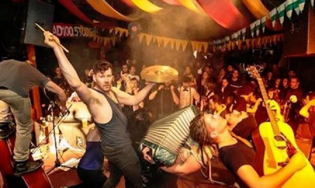 Folk punk a zentai Mojóban