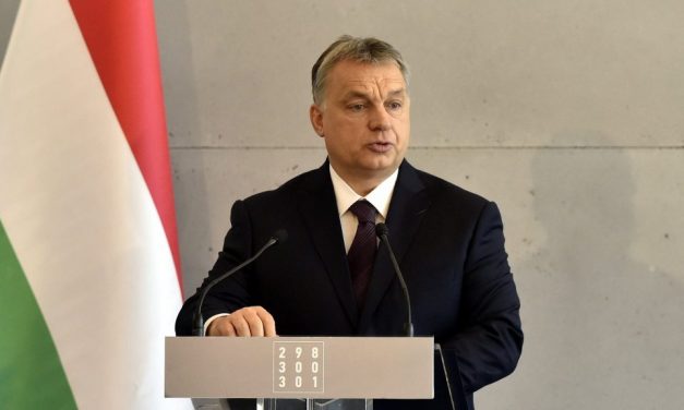 Orbán Viktor: A kommunizmus velünk élő múlt