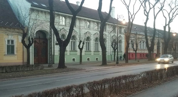 <span class="entry-title-primary">Elkelt a legdrágább szerbiai ingatlan (FRISSÍTVE)</span> <span class="entry-subtitle">Több mint egymillió eurót fizetett leendő székházáért a Magyar Nemzeti Tanács</span>