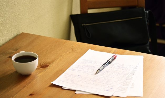 <span class="entry-title-primary">„Fogja be a pofáját” a zentai városházán</span> <span class="entry-subtitle">…mert vétkesek közt cinkos, aki néma. (Babits Mihály: Jónás könyve)</span>