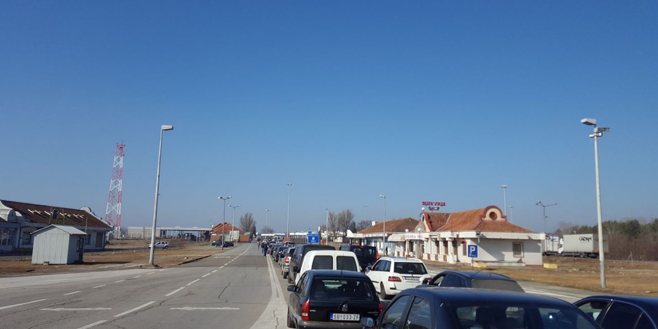 <span class="entry-title-primary">Ne hagyjuk el az országot!</span> <span class="entry-subtitle">Több órát kell várni a határátkelőhelyeken</span>