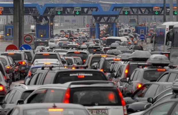 <span class="entry-title-primary">határátkelés</span> <span class="entry-subtitle">Jozefina Dautbegović Krajinović verse</span>