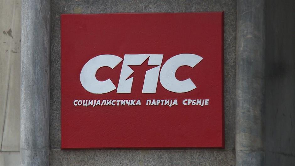 <span class="entry-title-primary">A szocialisták felsorakoztak Vučić mögé</span> <span class="entry-subtitle">Dačić: Nikolić vonuljon vissza méltóságteljesen, senki se akar egy vesztest követni</span>