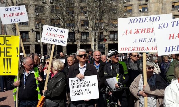 Nyugdíjasok: Amit elvett a jelenlegi hatalom, adja vissza!