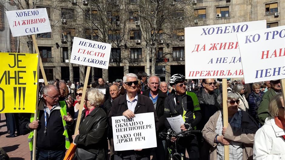 Nyugdíjasok: Amit elvett a jelenlegi hatalom, adja vissza!