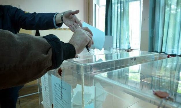 Szavazás hamis személyi igazolvánnyal és egyéb manipulációk