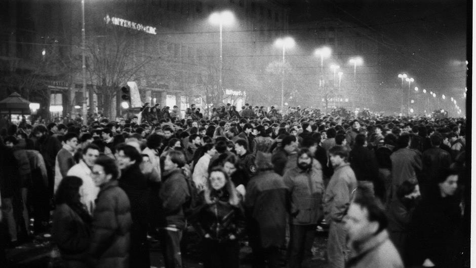 <span class="entry-title-primary">Tankokkal a nép ellen</span> <span class="entry-subtitle">A Milošević elleni tüntetés évfordulója</span>