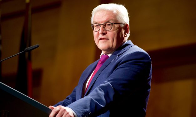 <span class="entry-title-primary">Frank-Walter Steinmeier, az új német szövetségi elnök</span> <span class="entry-subtitle">Úriember az állam élén</span>