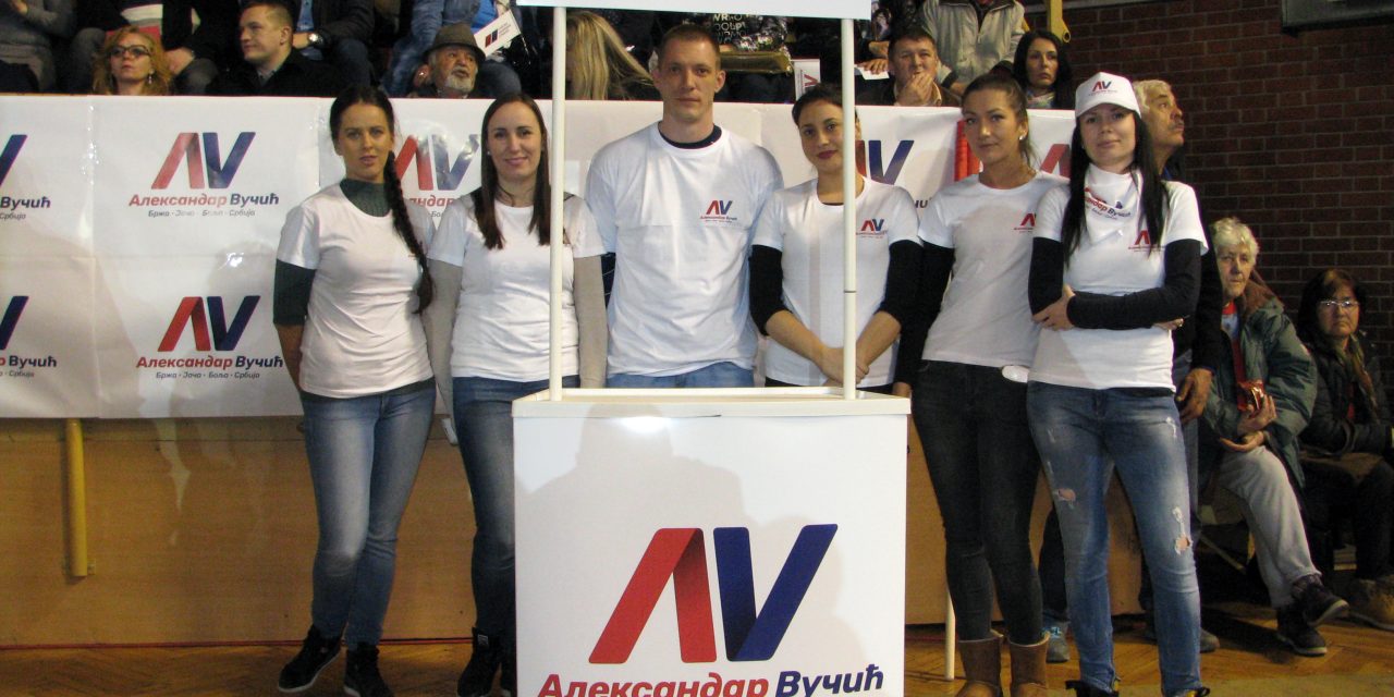 <span class="entry-title-primary">A nagy Vučić-dosszié</span> <span class="entry-subtitle">Avagy: Ilyennek láttuk a Szerb Haladó Párt keddi szabadkai nagygyűlését</span>