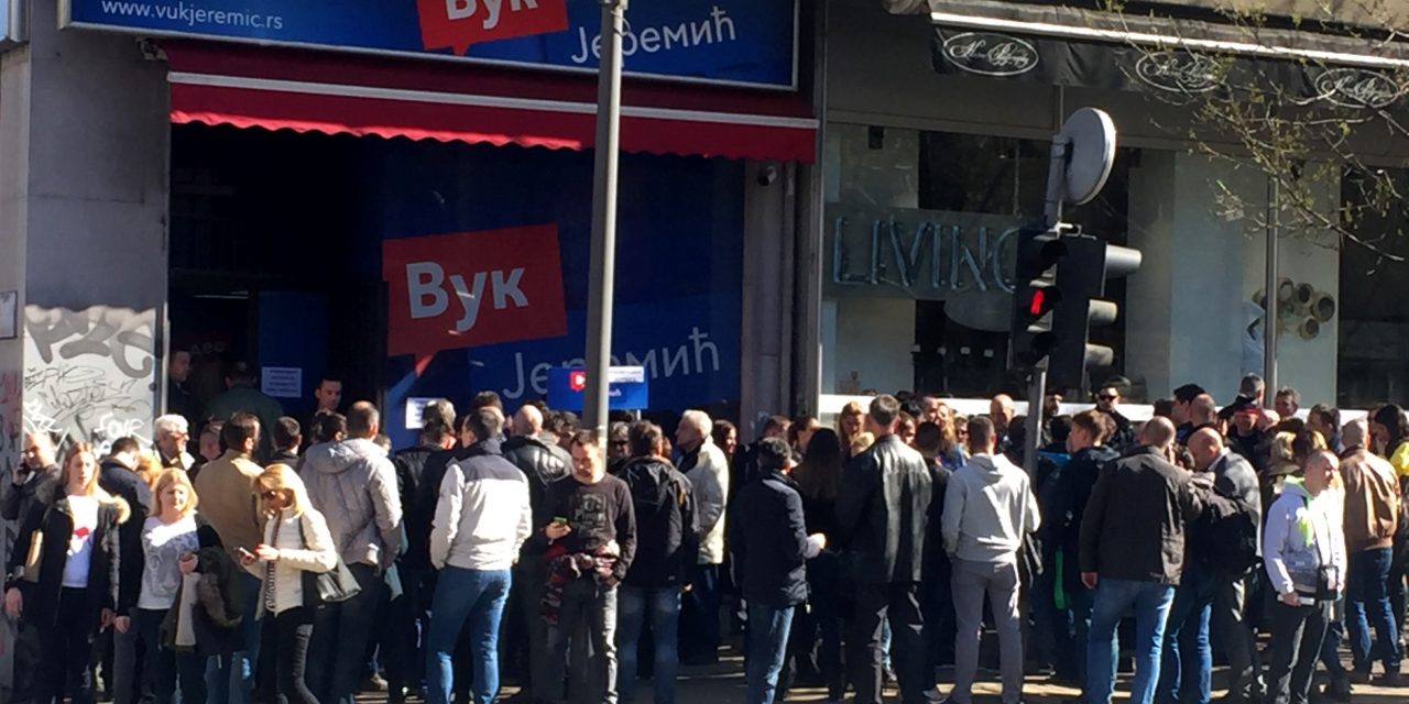 <span class="entry-title-primary">Népszavazás Vučić ellen</span> <span class="entry-subtitle">Ez a rendszer kegyetlenkedik a nyugdíjasokkal – mondta Vuk Jeremić</span>