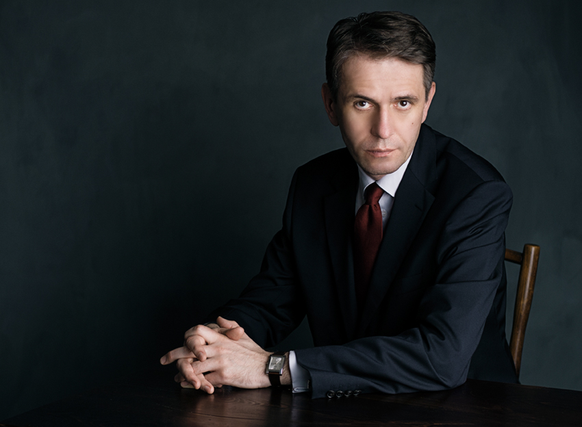 Saša Radulović is átadta a támogató aláírásokat