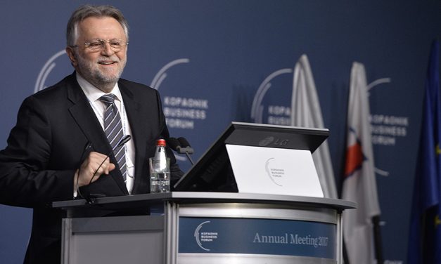 „Mindenki szorítson a nadrágszíjon”