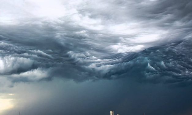 Világvége-felhőt fedeztek fel a meteorológusok (VIDEÓ)