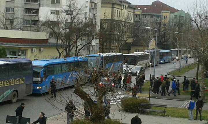 <span class="entry-title-primary">Tömegpszichózis a haladók szabadkai nagygyűlésén</span> <span class="entry-subtitle">Folyamatosan frissülő élő közvetítésünk</span>