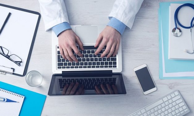 3456 bérkommentelője van a Szerb Haladó Pártnak