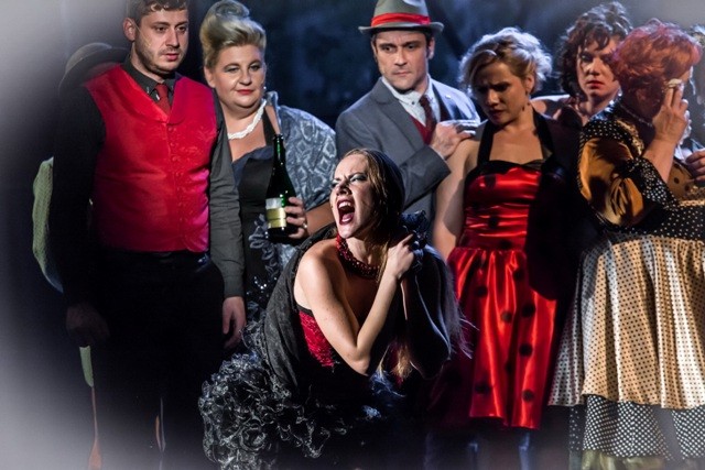 <span class="entry-title-primary">Csókos asszony</span> <span class="entry-subtitle">Csantavér, színházterem, március 8. – Kezdés: 19.00</span>