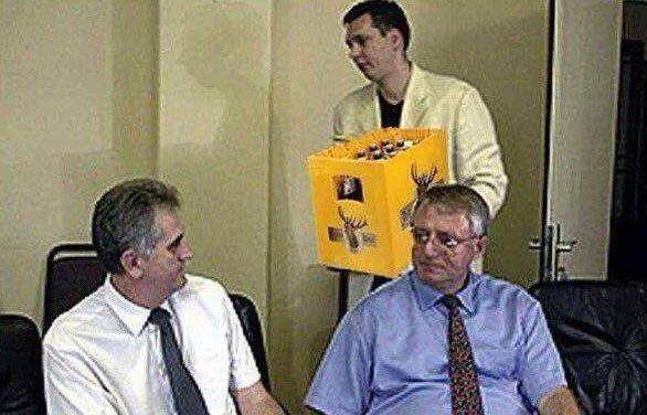 Gyertyát, lisztet, cukrot és zsírt…