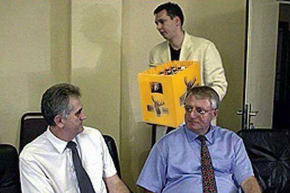 Gyertyát, lisztet, cukrot és zsírt…