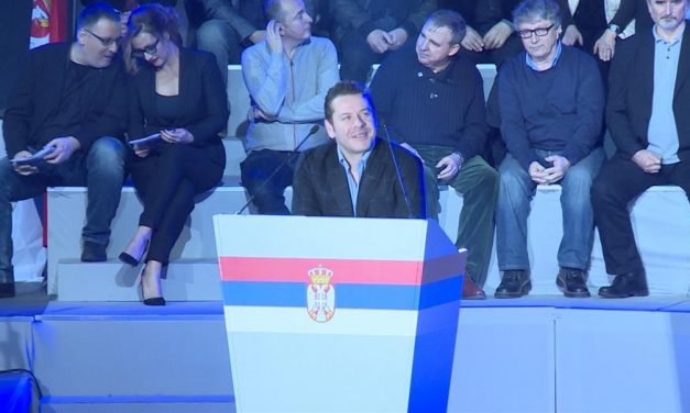 Hatalom: Lehet tüntetni, áramot nem adunk