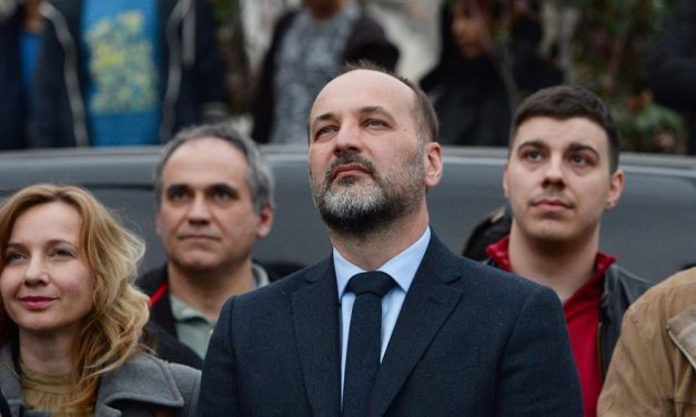 Beli beköszönt Saša Janković nagygyűlésére