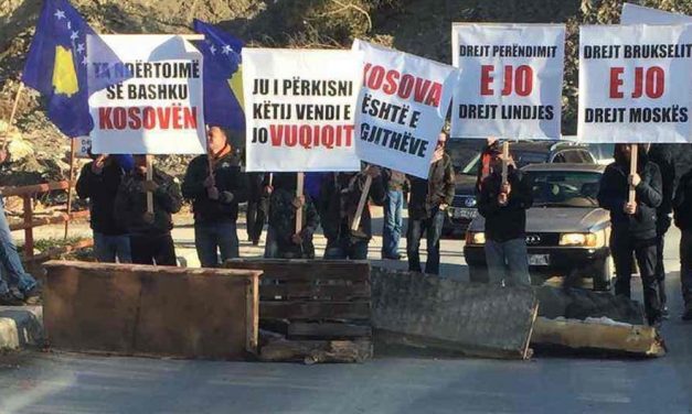 Az albánok nem engedik be Koszovóba a szerbeket