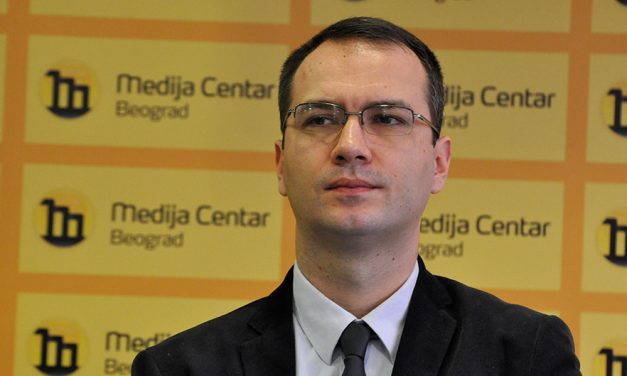 Jovanović: Fenyegetnek, zaklatnak