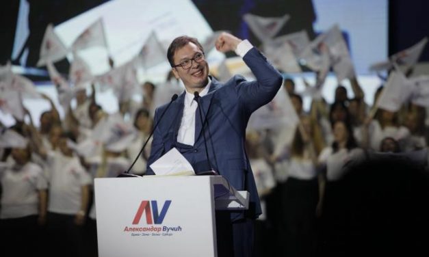 650-en Vučić mellett – Ceca és néhány magyar is