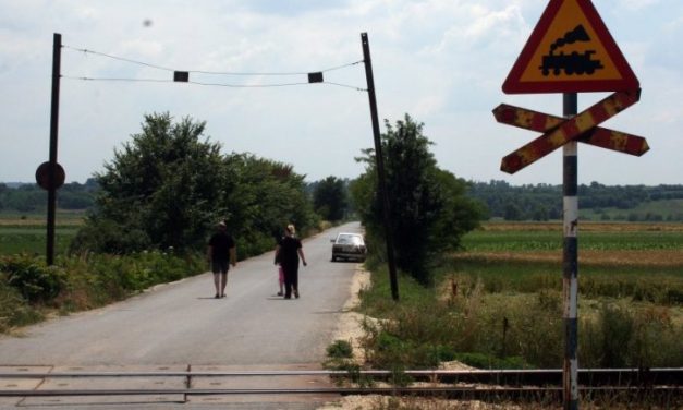 <span class="entry-title-primary">Életveszélyesebbé tett vasúti átkelők</span> <span class="entry-subtitle">Szabadka és Zombor környékén leszerelték a félsorompókat</span>
