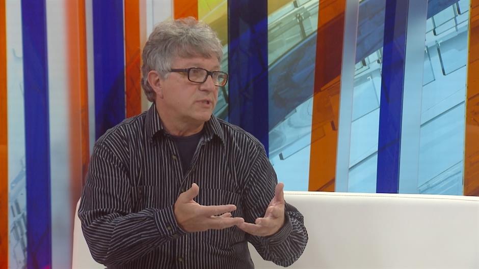 Egy Vučić-kampányvideó a tv-ben – négy év munka az átlagfizetéssel rendelkezőnek