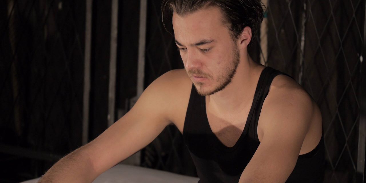 <span class="entry-title-primary">Senki fia</span> <span class="entry-subtitle">Zenta, Zentai Magyar Kamaraszínház, március 10. – Kezdés: 19.30</span>