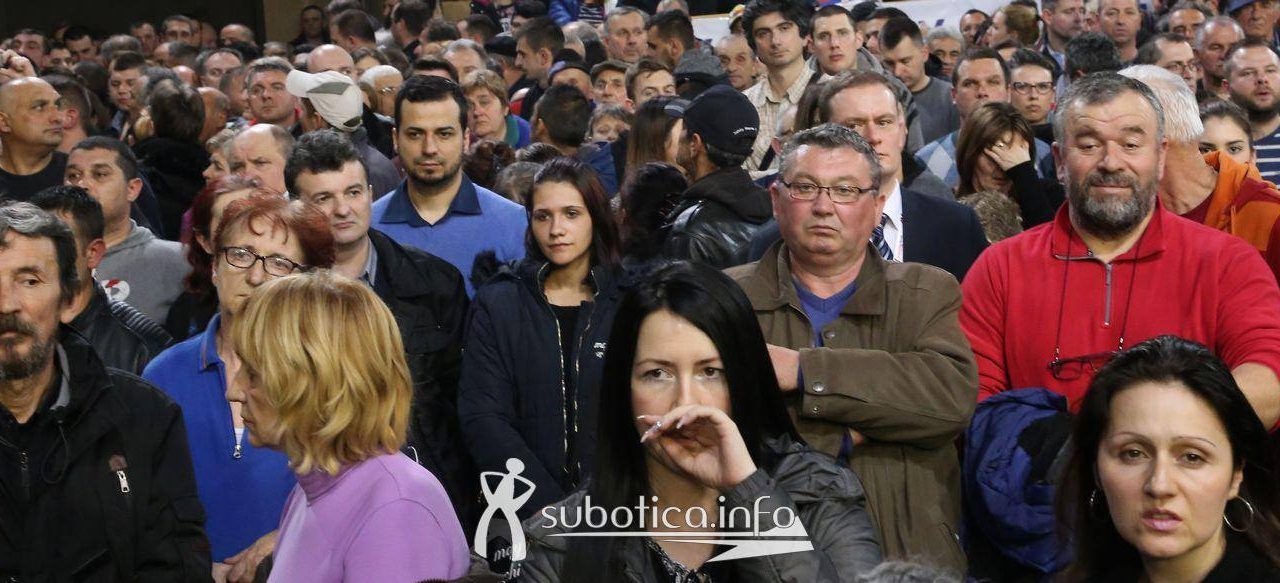 <span class="entry-title-primary">Ismerős arcok Vučić szabadkai nagygyűlésén</span> <span class="entry-subtitle">A pártvezetéshez való lojalitás bizony olyan dolgokra viszi rá az embert, amit korábban nem is feltételezett volna magáról</span>