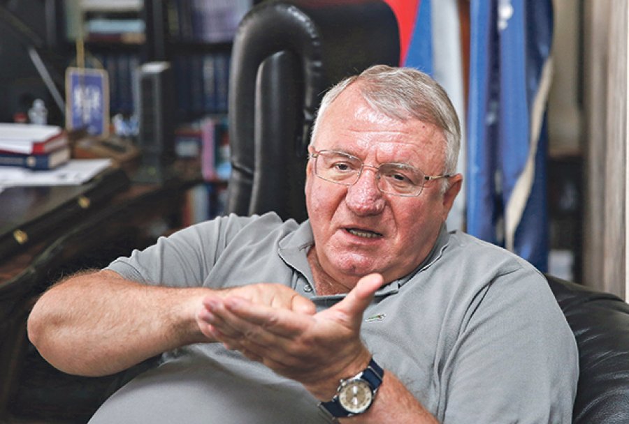 <span class="entry-title-primary">Šešelj kész koalícióra lépni a haladókkal</span> <span class="entry-subtitle">A radikálisok államfőjelöltje szerint a Nyugat végezni akar Vučićtyal</span>