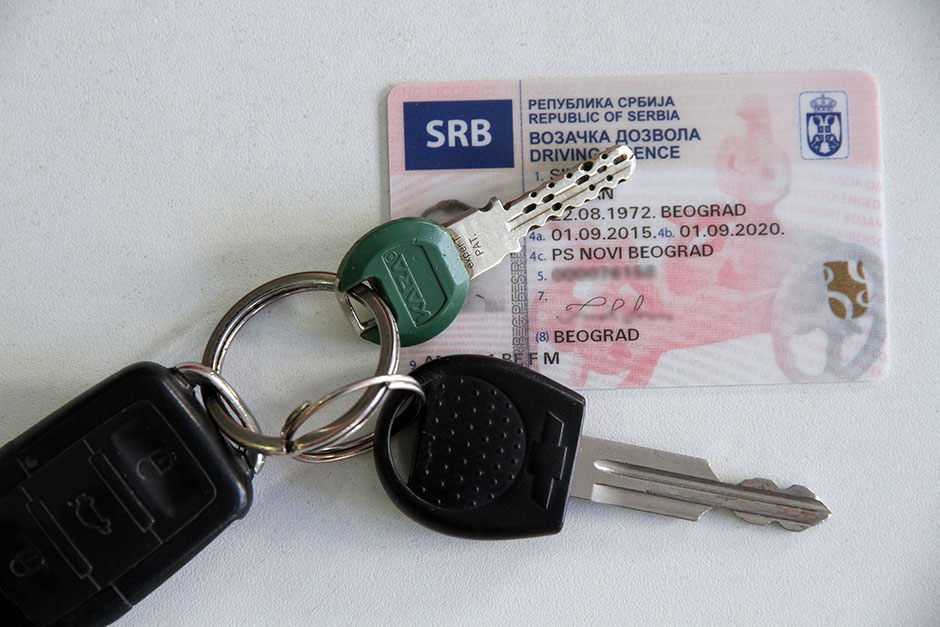 Gyorsan számolja meg, hány biztonsági öv van hátul