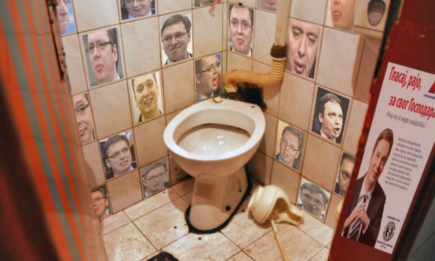 <span class="entry-title-primary">Lerobbant csotrogányon és emeletes luxusbuszon</span> <span class="entry-subtitle">„Mossa csak az eső a szabadkai utcákat... Vučić nagygyűlése után van rá igény”</span>