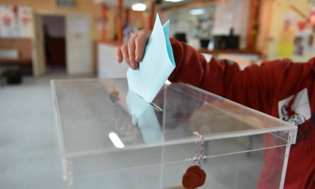 <span class="entry-title-primary">Ipsos: Vučić több mint 58 százalék, Janković majdnem 14</span> <span class="entry-subtitle">Srđan Bogosavljević, az Ipsos ügynökség képviselője kijelentette: 19 óráig a részvételi arány 49,7 százalékos volt</span>