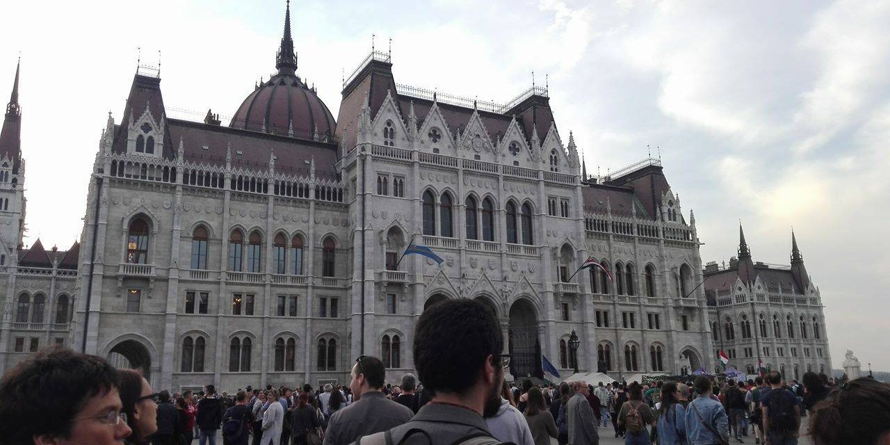 <span class="entry-title-primary">Áderen a világ szeme (KÉPGALÉRIÁVAL ÉS VIDEÓKKAL)</span> <span class="entry-subtitle">Szerkesztőségi hírösszefoglaló</span>